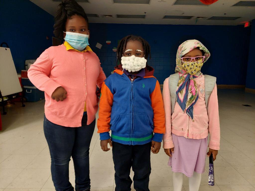 Clo_Cantave's tweet photo. Happy 100th day of school from our VA tigers!!! #tigerrocks #VARocks #Villageacademy https://t.co/rxbNexMru0