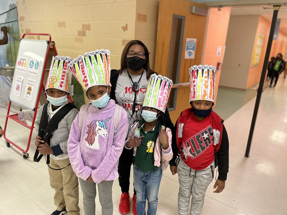 Clo_Cantave's tweet photo. Happy 100th day of school from our VA tigers!!! #tigerrocks #VARocks #Villageacademy https://t.co/rxbNexMru0