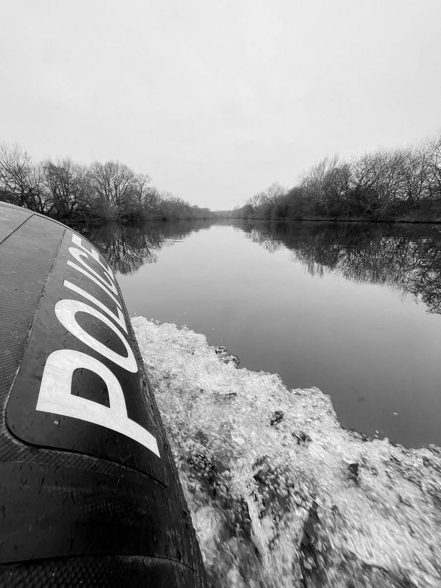 NWPoliceDivers's tweet photo. Today we’ve assisted @cheshirepolice’s Rural Crime Team with #OpLake targeting the illegal fishing/poaching of Elvers from the River Dee. This operation is coordinated by @Europol right across Europe. #environmentalcrime #ruralcrime #policedivers #joblikenoother #marinepolicing https://t.co/elZuFBNwED