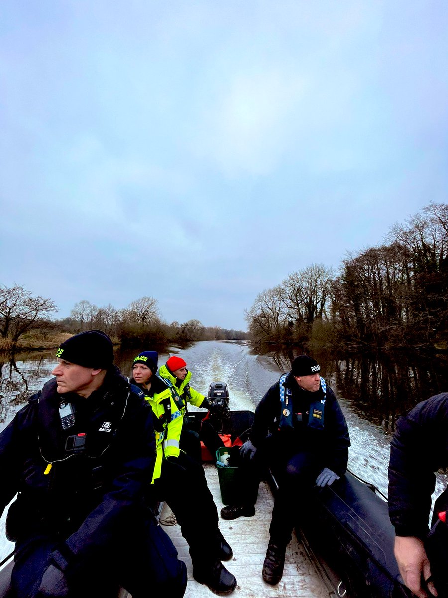 NWPoliceDivers's tweet photo. Today we’ve assisted @cheshirepolice’s Rural Crime Team with #OpLake targeting the illegal fishing/poaching of Elvers from the River Dee. This operation is coordinated by @Europol right across Europe. #environmentalcrime #ruralcrime #policedivers #joblikenoother #marinepolicing https://t.co/elZuFBNwED