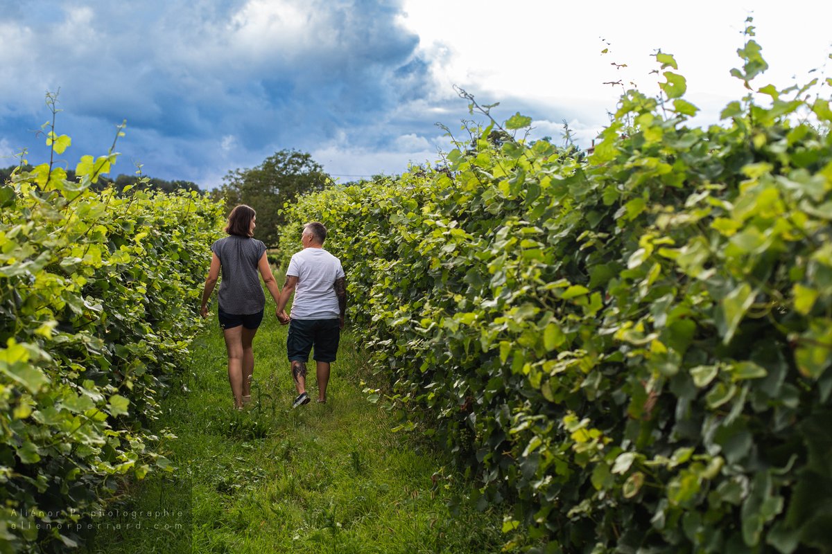 Un soir d'été, le grand air, l'horizon lointain et ces deux-là qui s'aiment ❤️ L'amour is in the air !⁠
⁠
Vous souhaitez vivre l'expérience unique d'une séance photo à deux ? Contactez-moi et nous discuterons de votre projet, de vos envies et de ce qui vous anime !...⁠