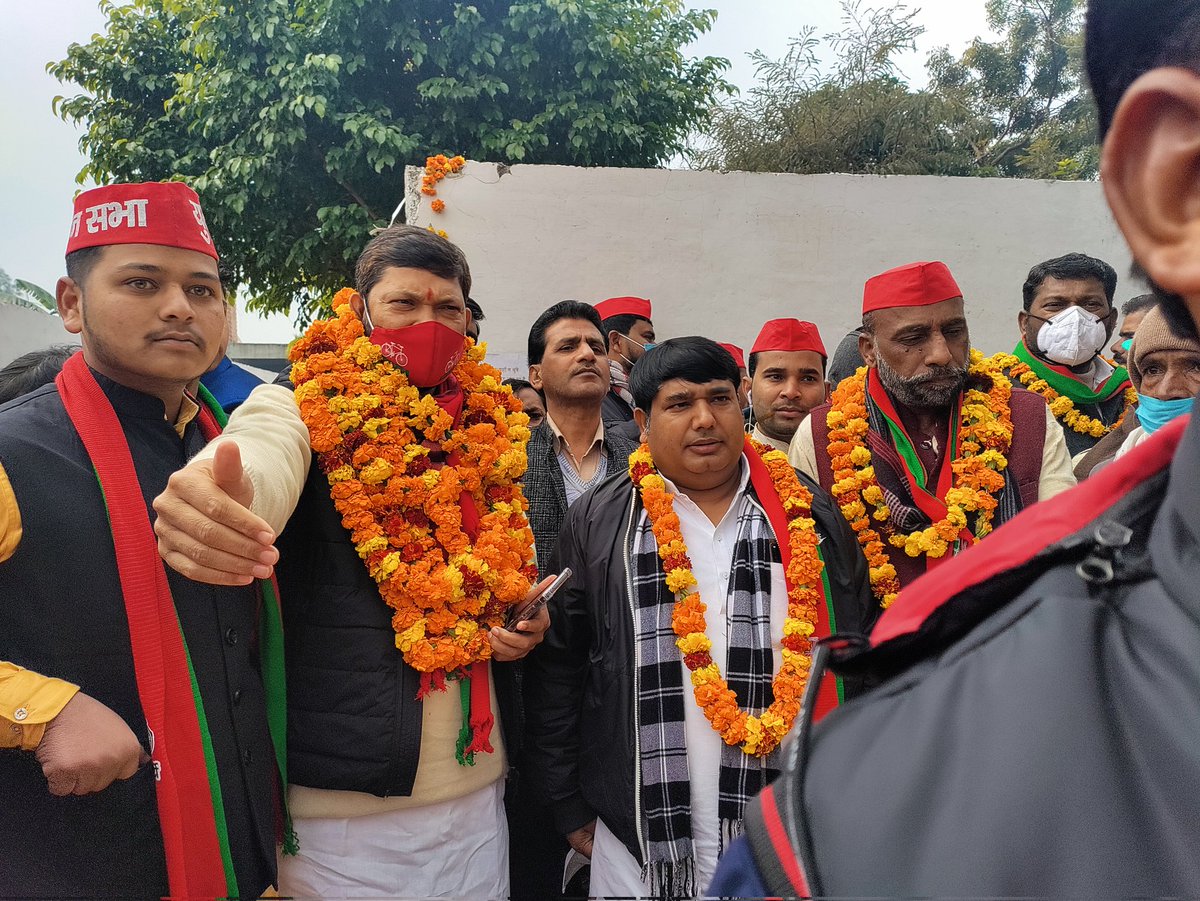 NeerajMauryaMP's tweet photo. पूजन अर्चन कर नामांकन कराने हेतु निकला। https://t.co/V1qMfMgF0B