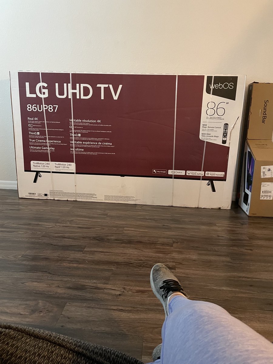 whotweet2u's tweet photo. New spot gonna be 🔥🔥🔥#86inches #FL https://t.co/VtHjKZOy9z
