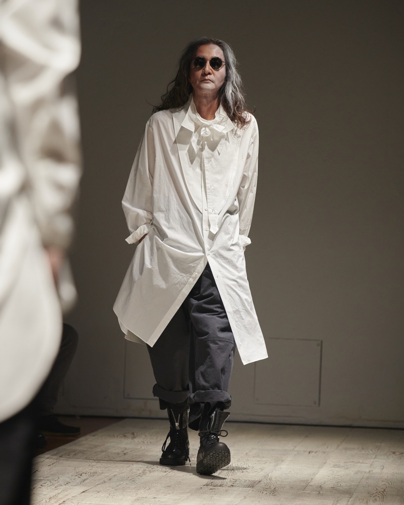 X 上的Yohji Yamamoto:「power of the WHITE shirt