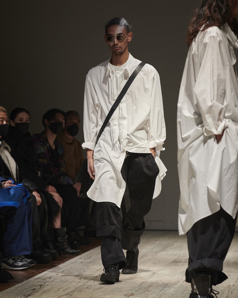 X 上的Yohji Yamamoto:「power of the WHITE shirt