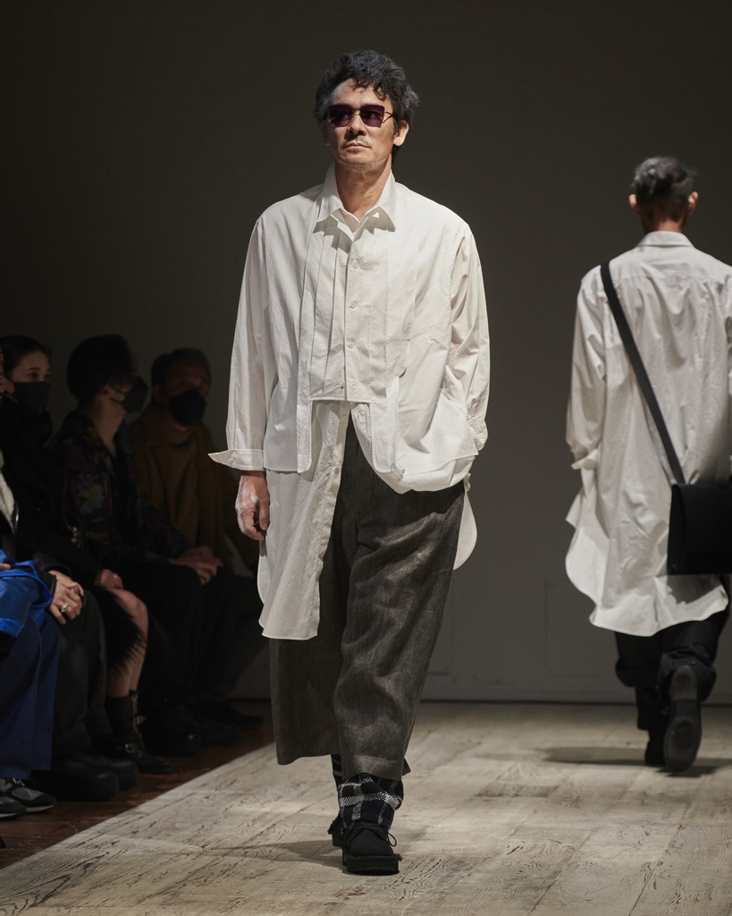 X 上的Yohji Yamamoto:「power of the WHITE shirt