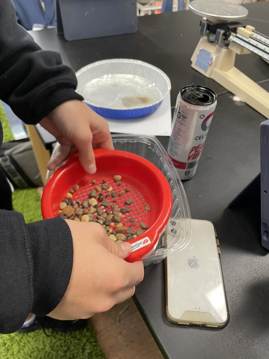Mrs_DSherwood's tweet photo. 8th grade scientists used flow maps to design a procedure on how to separate a mixture.  #nbpcot. @NBPSEagles #ilovescience https://t.co/Ei9hdlNr7R