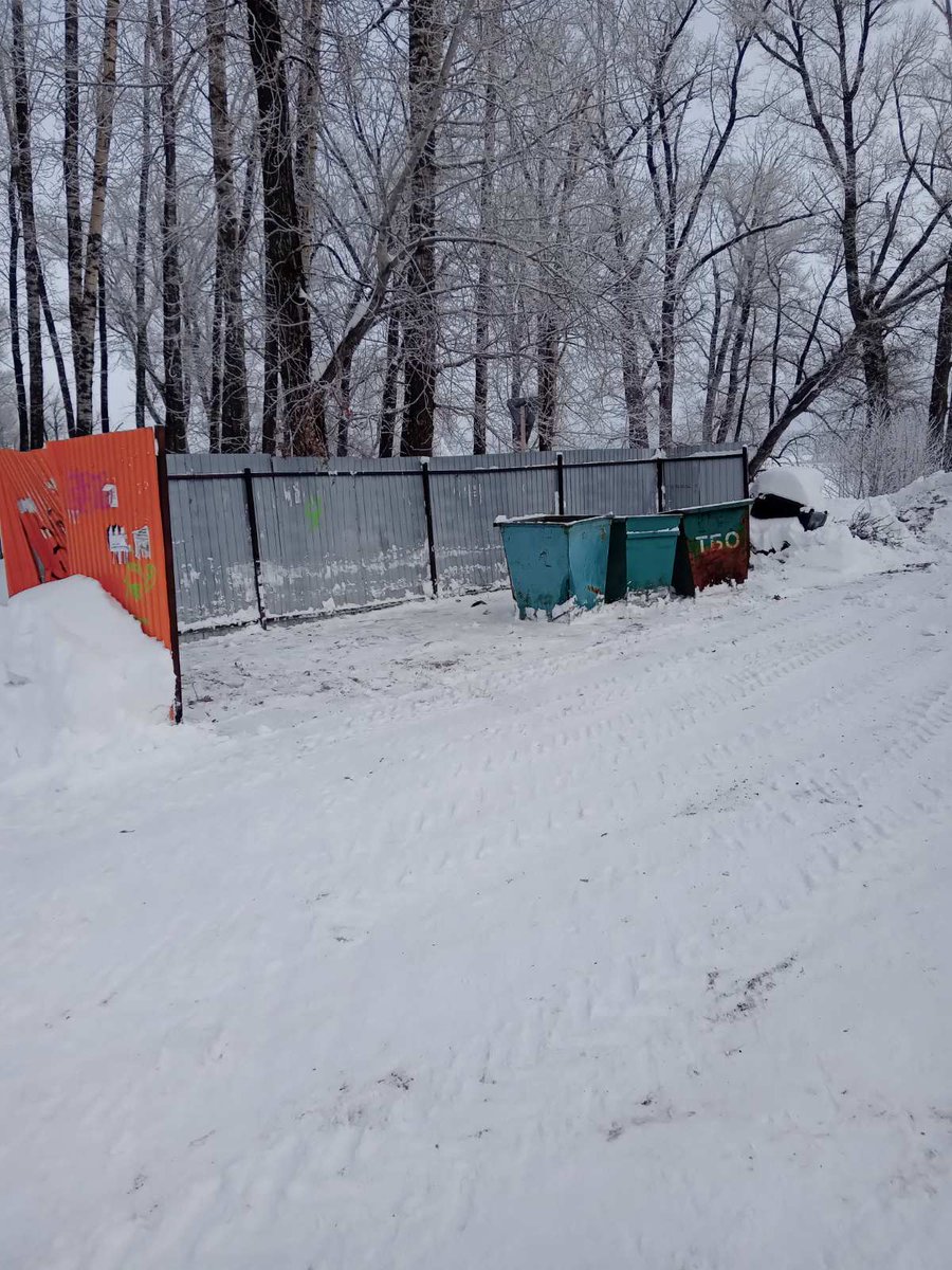 25 января в с.Выползово и п.Гаврилова Поляна очищались от снега контейнерные площадки.
