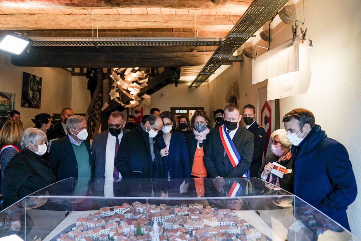 Joël Giraud (@joelgiraud05) on Twitter photo Nos tiers-lieux sont des espaces clés d’échanges et de proximité. Ils participent à la redynamisation de tous nos territoires ruraux.
Aujourd’hui avec le Président <a href="/EmmanuelMacron/">Emmanuel Macron</a> nous découvrons le #tierslieu <a href="/lescalier87/">L'Escalier</a> à Saint-Léonard-de-Noblat, en Haute-Vienne. Nos tiers-lieux sont des espaces clés d’échanges et de proximité. Ils participent à la redynamisation de tous nos territoires ruraux.
Aujourd’hui avec le Président <a href="/EmmanuelMacron/">Emmanuel Macron</a> nous découvrons le #tierslieu <a href="/lescalier87/">L'Escalier</a> à Saint-Léonard-de-Noblat, en Haute-Vienne.