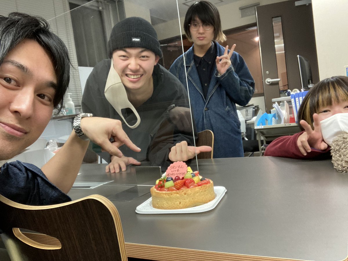 takadarion's tweet photo. 最終回です。制作担当していた番組が明日でラスト。

楽しかったね。
2年間、僕も20代に戻れたような感じだった。
リスナーさんに感謝。
作らせてくれた局に感謝。
なおや、奏、せりか、がんばったね。
君達に感謝。

gingerの疲れたなら甘えればいいのに
1月27日　18:30〜

#ラジンジャー https://t.co/7gcVMtCapC