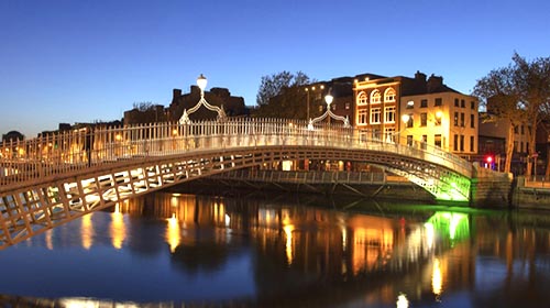 TheBostonIrish's tweet image. Read statement from @GoToIrelandUS leader @NiallGibbons regarding the news that almost all Covid-19 public health restrictions will come to an end in Ireland.  #PresstheGreenButton irishmassachusetts.blogspot.com/2022/01/the-ir…