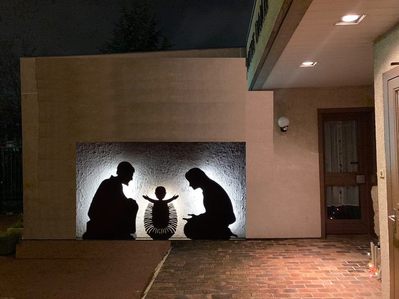 EGennevilliers's tweet photo. Notre paroisse est inscrite à un concours pour gagner une crèche lumineuse !
Nous avons besoin du maximum de votes car pour 5 paroisses inscrites, il n'y a que 3 crèches offertes.

🗳️Prenez 1 minute pour voter !

Merci pour les RT
https://t.co/Dg8O5OejOz https://t.co/ZGBJTNVc0e