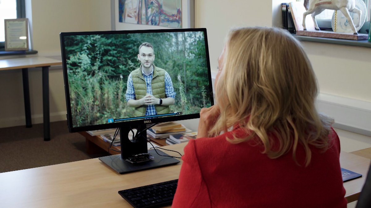 paulbader's tweet photo. Tonight 7pm @BBCTheOneShow, @DeborahMeaden is back in our @screenhouseprod film, giving business advice to startups. This week @AgriSoundTech a bee business making sensors that listen to a hive to tell you what's happening! But are they pushing the right product? Deborah advises. https://t.co/RKhgg7MHSw