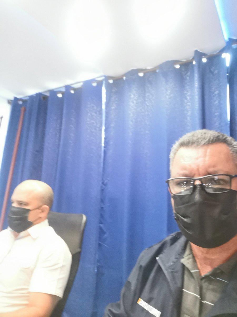 AntonioRdguezR's tweet photo. En el Comité de Evaluación de Inversiones, se analiza el #Donativo de #CubaCooperación Francia, para insumos de laboratorios de la #ENAST y Proyecto de colaboración #CuencaRioCauto #INRHCuba #CubaVive 🇨🇺🇨🇺 https://t.co/3GjM6PWD22