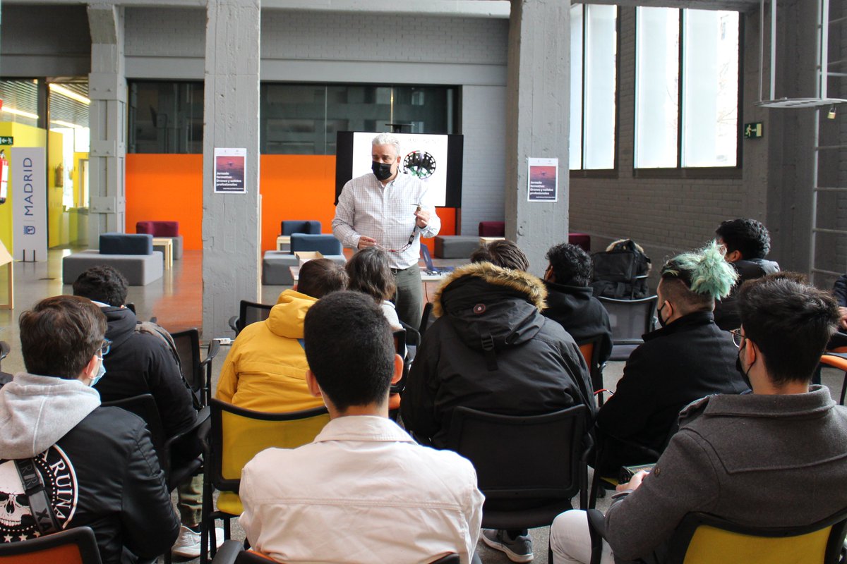 LaNaveMadrid's tweet image. #SemanaEdTechLN 🛩️ Charla introductoria al mundo de los 𝐝𝐫𝐨𝐧𝐞𝐬 enfocada desde el punto de vista de las vocaciones 𝐒𝐓𝐄𝐌, con @icatalist, startup de nuestra #ComunidadLN.