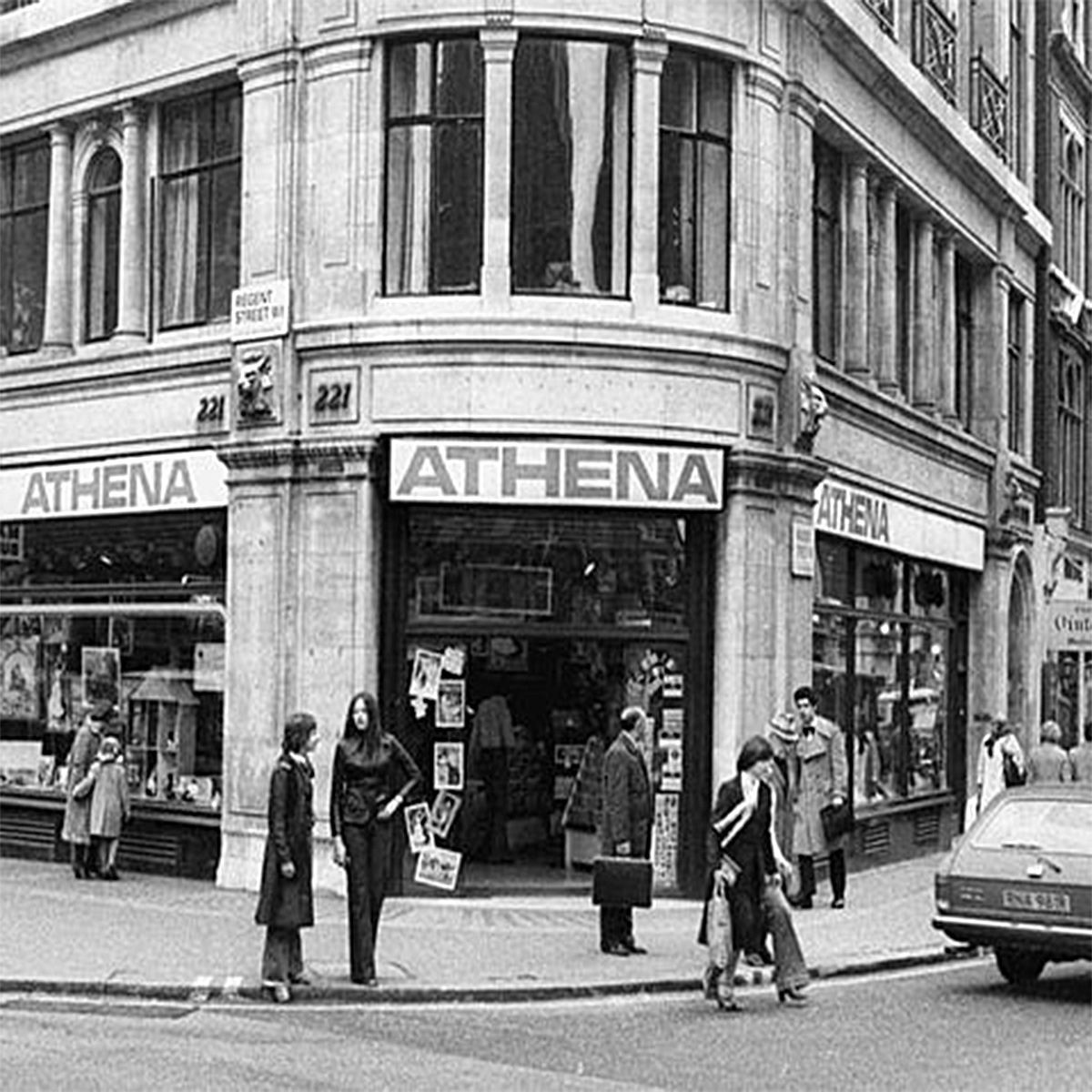 🕰️ #throwbackthursday

😍 Who remembers hanging around in our shops on the highstreet?

🏛️ This one was on Regent Street in London, taken in the 1970s

🤔 What are your memories of the shops?