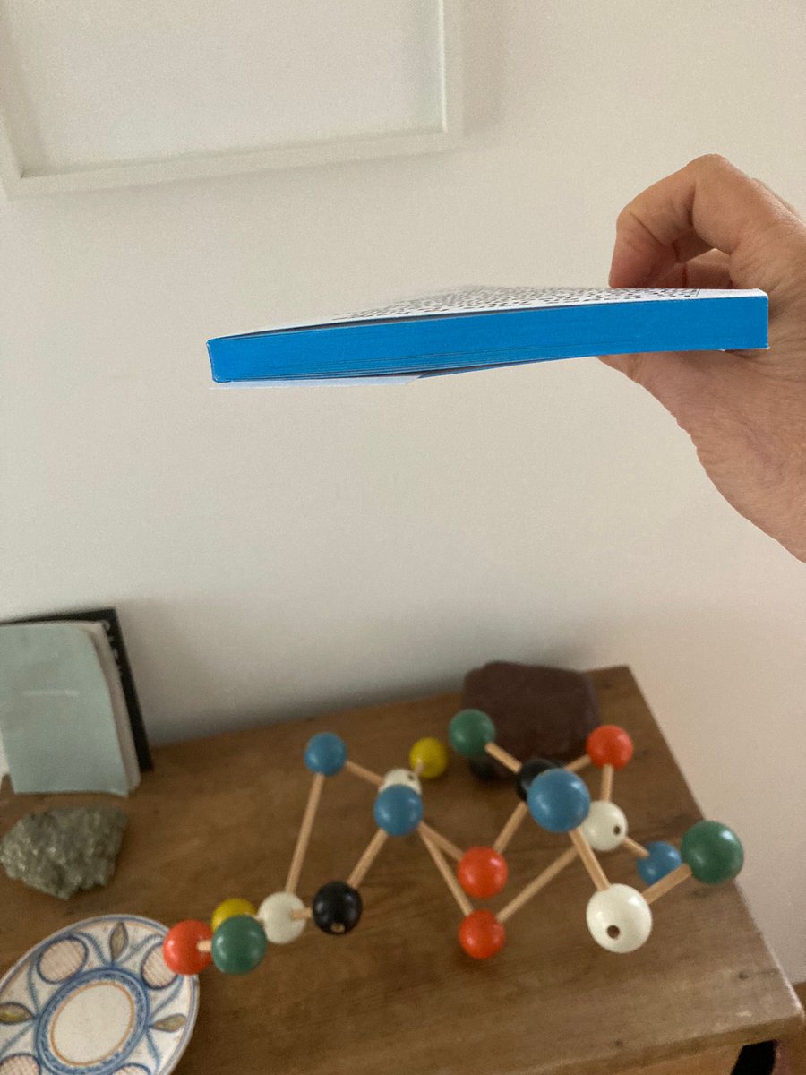 On m’envoie aussi des photos de livres reçus. Celle-ci était assortie de : « Beau comme un avion, hâte de le lire ». À partager <a href="/ArthurEpineau/">Arthur Epineau</a>