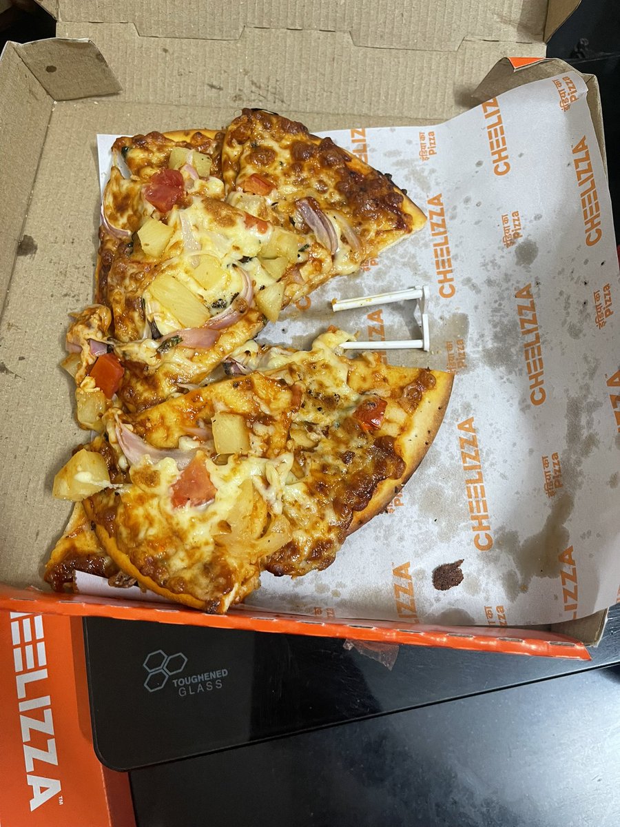 Jyoti2478's tweet photo. #Zomato this is how I got my order today. https://t.co/qJm3oK8biS