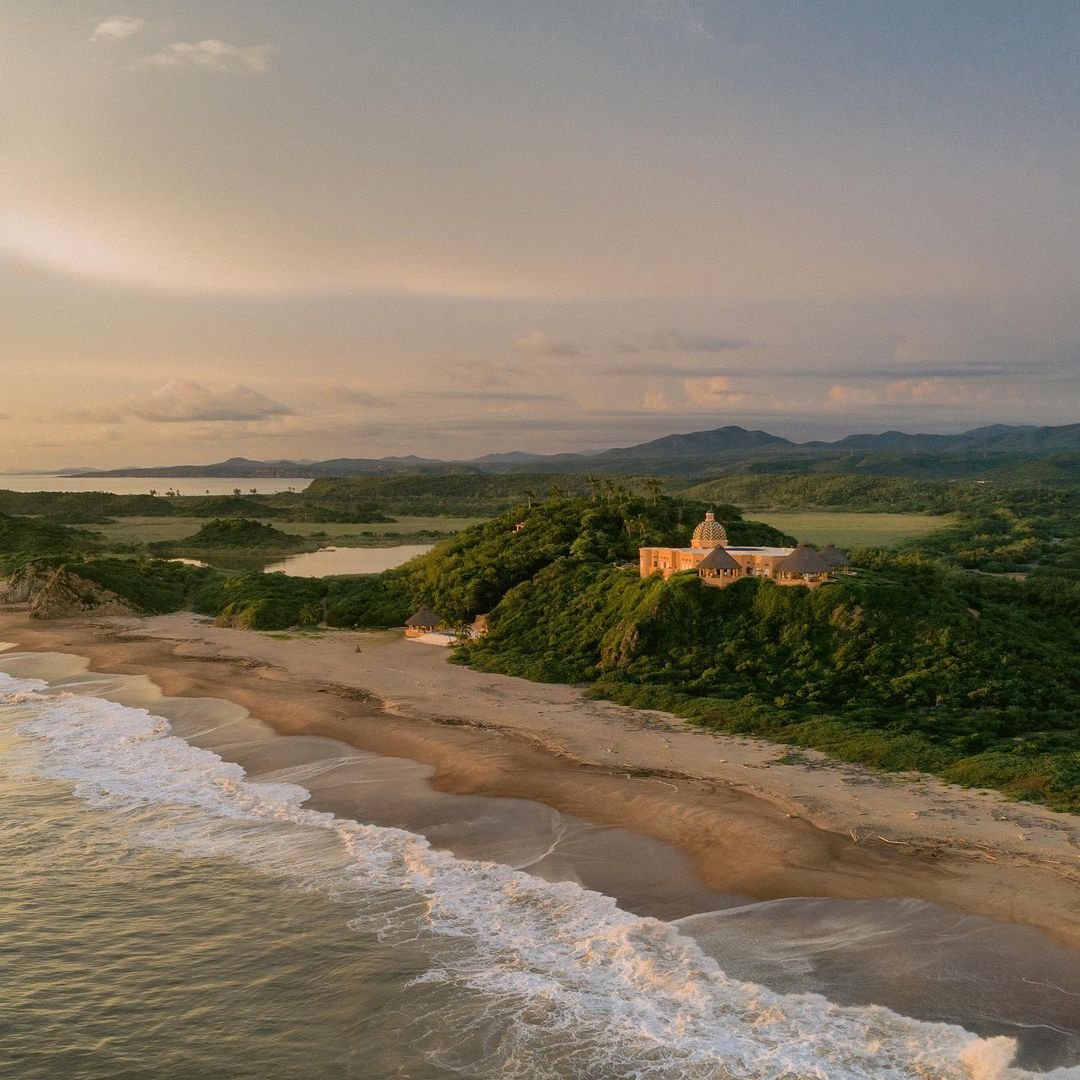 MxEnImagenes's tweet photo. La paradisiaca playa de #Cuixmala, en la costa sur del estado de #Jalisco... ¿Conoces? 🇲🇽⛵️☀️ https://t.co/lldb5iLJgb