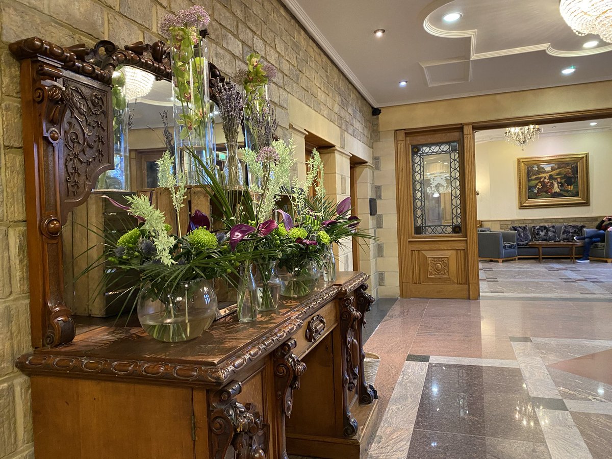 Welcome return to <a href="/SouthLodgeHotel/">South Lodge</a> working with great group of #Horsham independent high street businesses thanks to <a href="/HorshamDC/">Horsham District Council</a> and their ‘Welcome Back’ funded Instagram project. Thanks <a href="/serenwelch_/">Seren Welch</a> and Tash <a href="/podsocialco/">PodSocial</a>