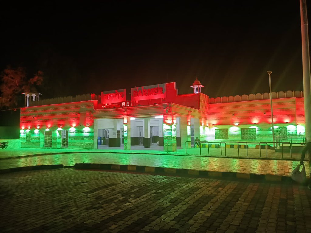DRMJodhpurNWR's tweet photo. Barmer Railway Station decorated beautifully with Tri- colour Lighting on the eve of Republic Day.
@NWRailways @DRMJaipur @drmbikaner @DrmAjmer https://t.co/DlM9g93baF