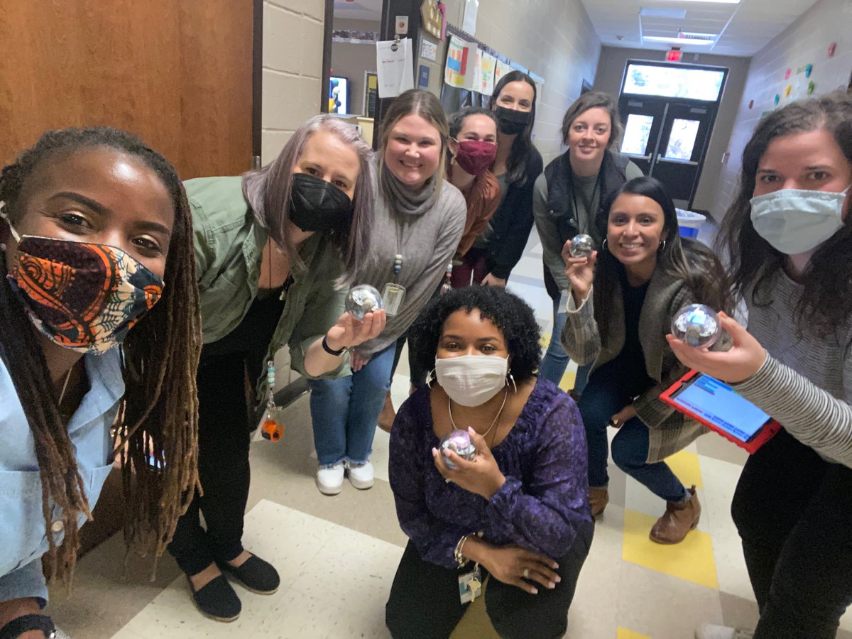 JCollinsTeaches's tweet photo. Had the BEST mini-PD on using @Sphero  in the classroom with @TeamGrizzle2006 and I can’t wait to get these in the kids’ hands! #UltimateLearningExperience @kelsea_townsend @hannahmhead @brittanywaltz https://t.co/JBZbaZMtD8