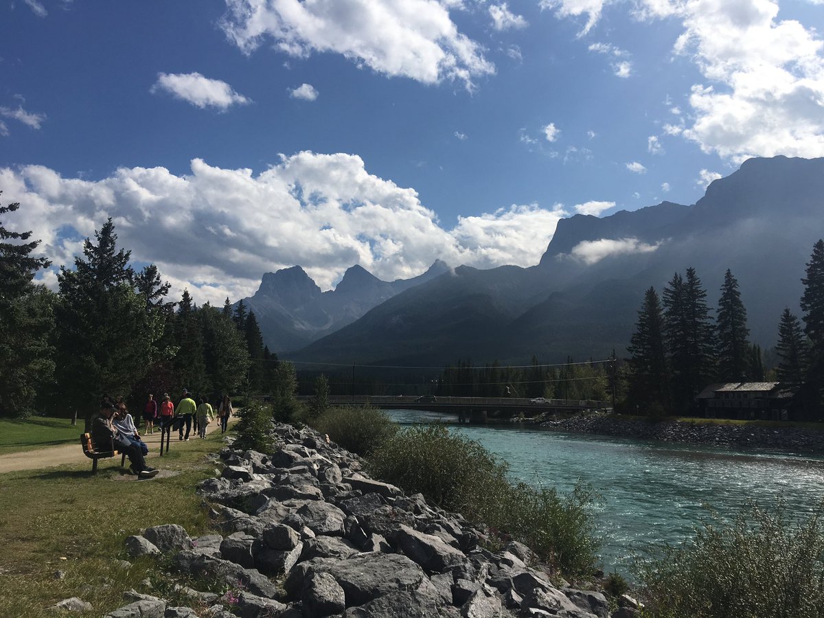Amoiisepet's tweet photo. #canmore #alberta https://t.co/LSObxdBIkg