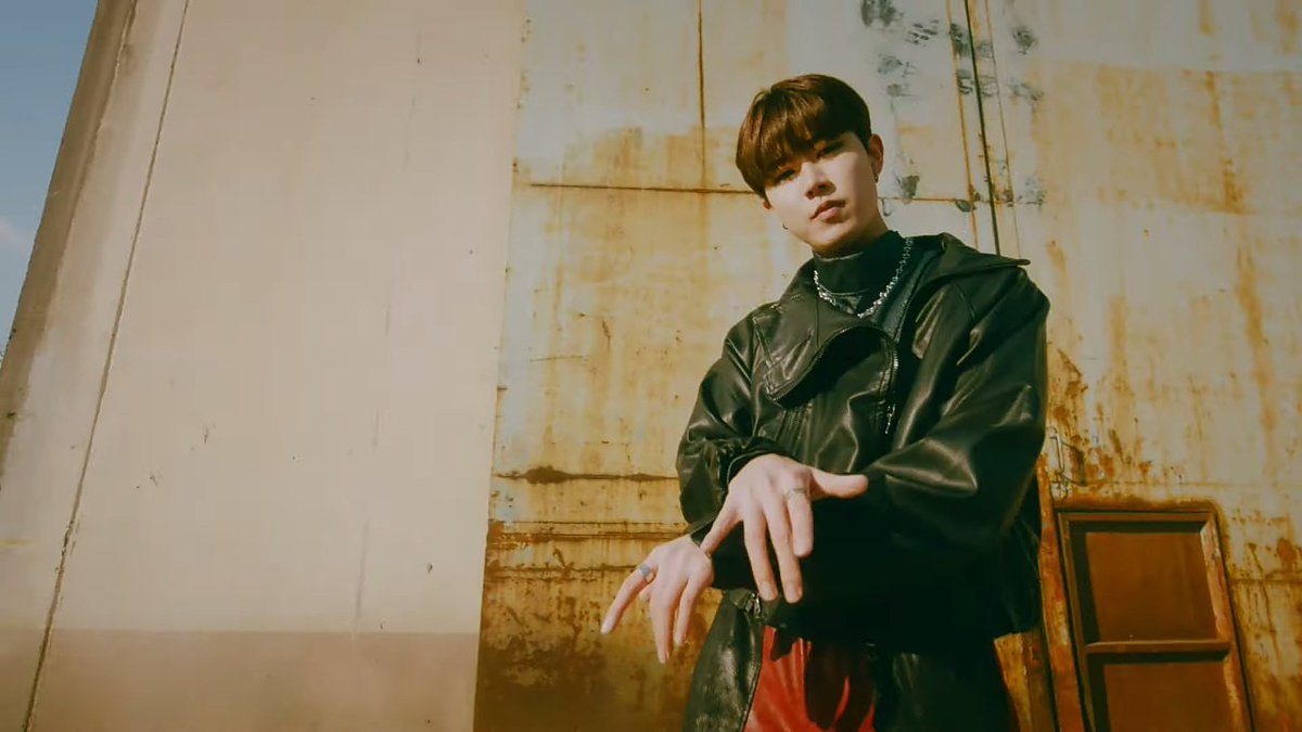 KDHLOOKS_GC's tweet photo. #골든차일드 #김동현 @GoldenChild #KimDonghyun #ゴールデンチャイ���ド #ドンヒョン https://t.co/BEQqfSs5jZ