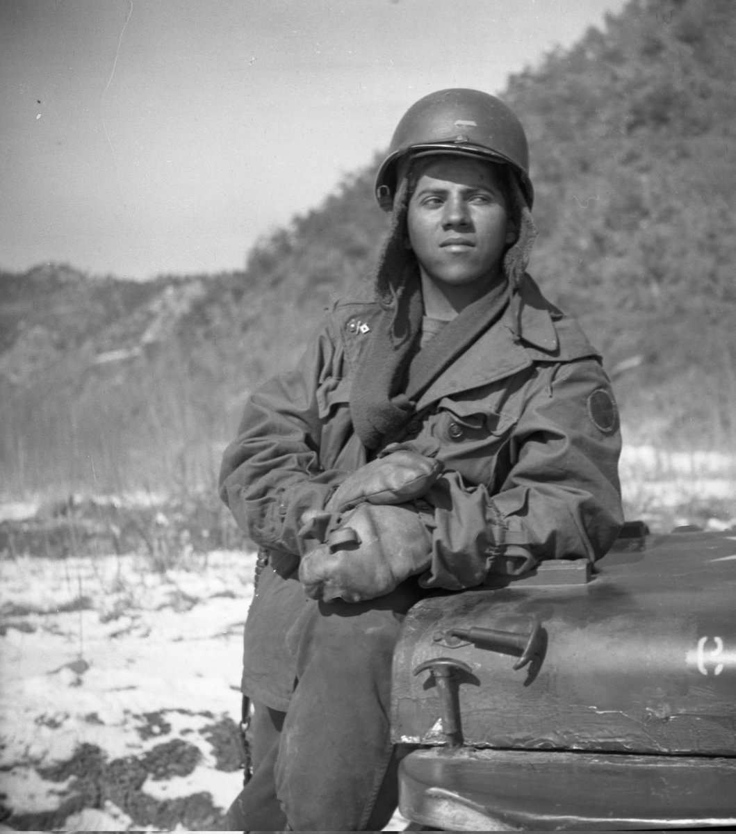 SargentoAgustin's tweet photo. @NFTCompanyy Moments of stillness during the Korean war.  https://t.co/I4FcZED4NX https://t.co/8xHJaL07MV