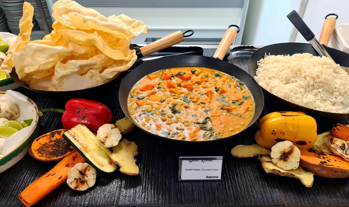 SuthersSchool's tweet photo. In our Plant Power Menu today we had sweet potato, coconut curry and rice, jackfruit burritos with a rainbow slaw, wedges and jacket potatoes - tasty! #aspenscatering #Veganuary #suthersishere 🌱🍠🥥🍚🌽 https://t.co/oXdSKUs5xV