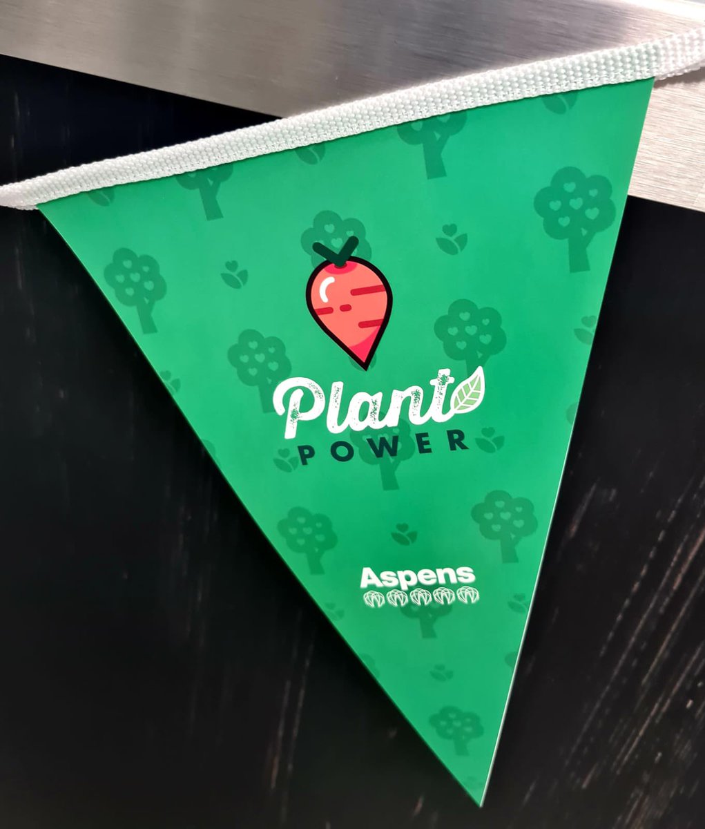 SuthersSchool's tweet photo. In our Plant Power Menu today we had sweet potato, coconut curry and rice, jackfruit burritos with a rainbow slaw, wedges and jacket potatoes - tasty! #aspenscatering #Veganuary #suthersishere 🌱🍠🥥🍚🌽 https://t.co/oXdSKUs5xV