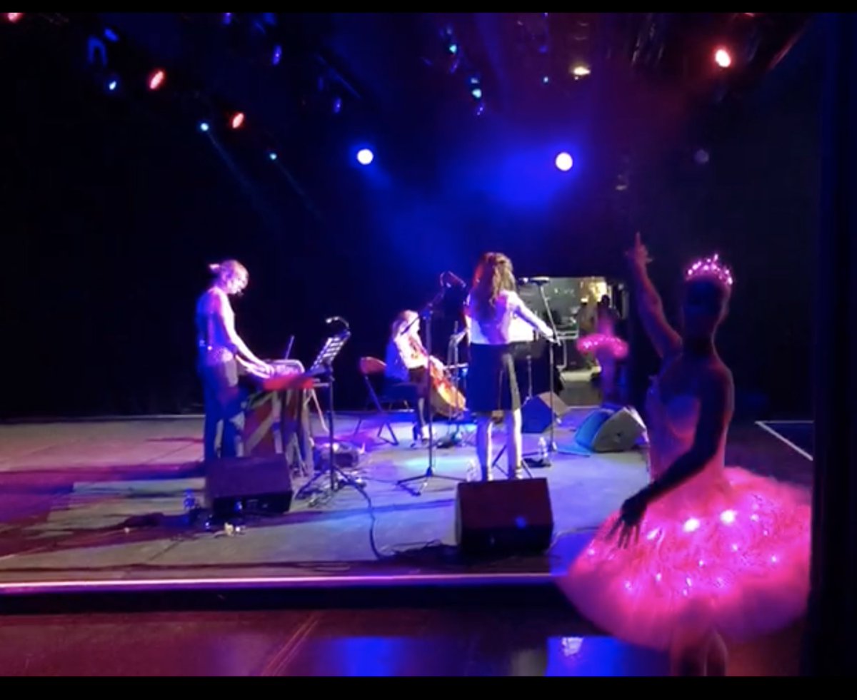 LEOrchestra's tweet image. Daydreaming of playing in #Monaco on this cold winter’s day!  🌴🌞 
Loved the ballerinas with LED tutus at this show 🩰 (swipe left 👉 )