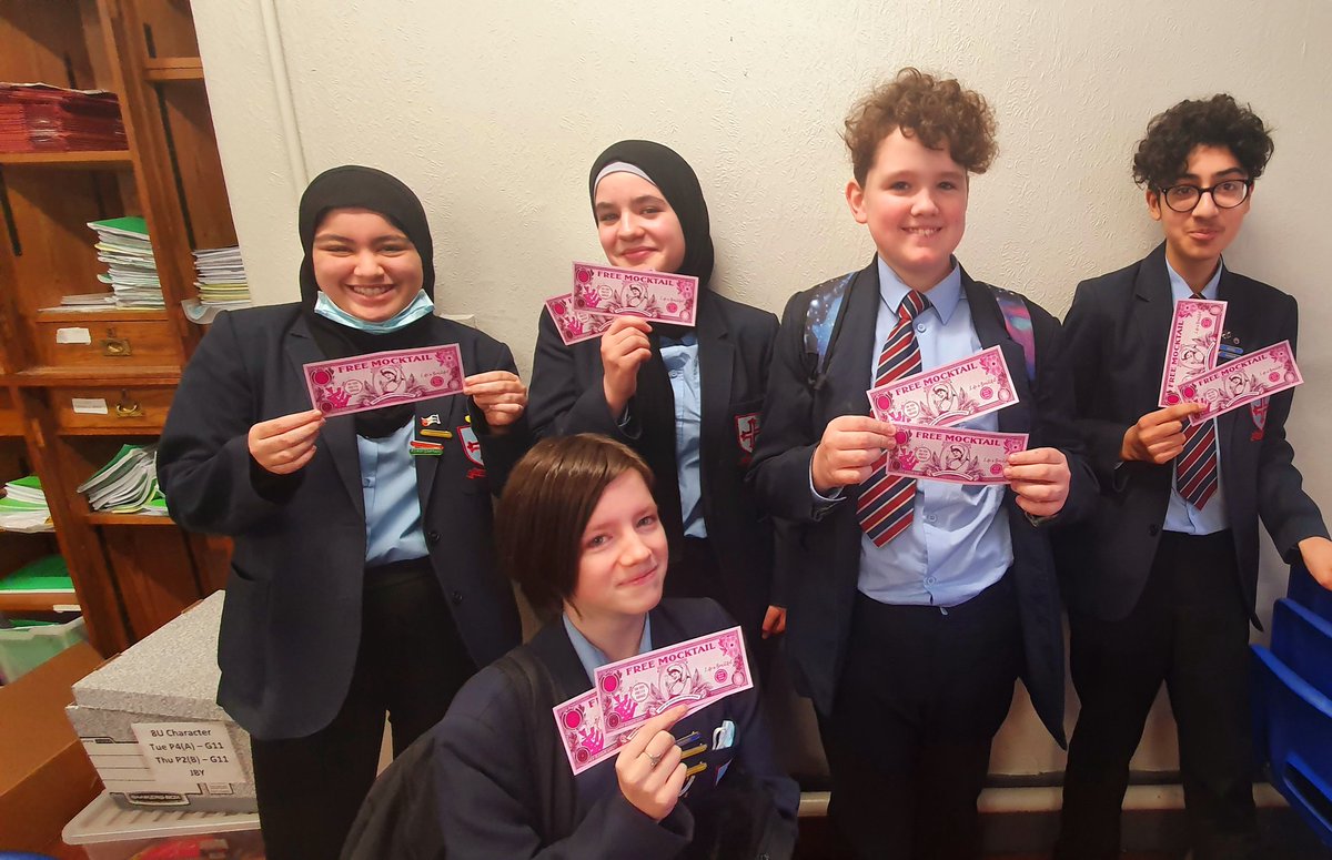 ak8619R's tweet photo. Another successful day, today's session was on "Navigating Racism to Achieve Success &amp; Happiness". Pleasure to have the owner @oyptbars to share his journey of success &amp; left students beaming with a little treat. Positive role models in schools are ever so important. ✊🏾 https://t.co/GsL4HW6dKF