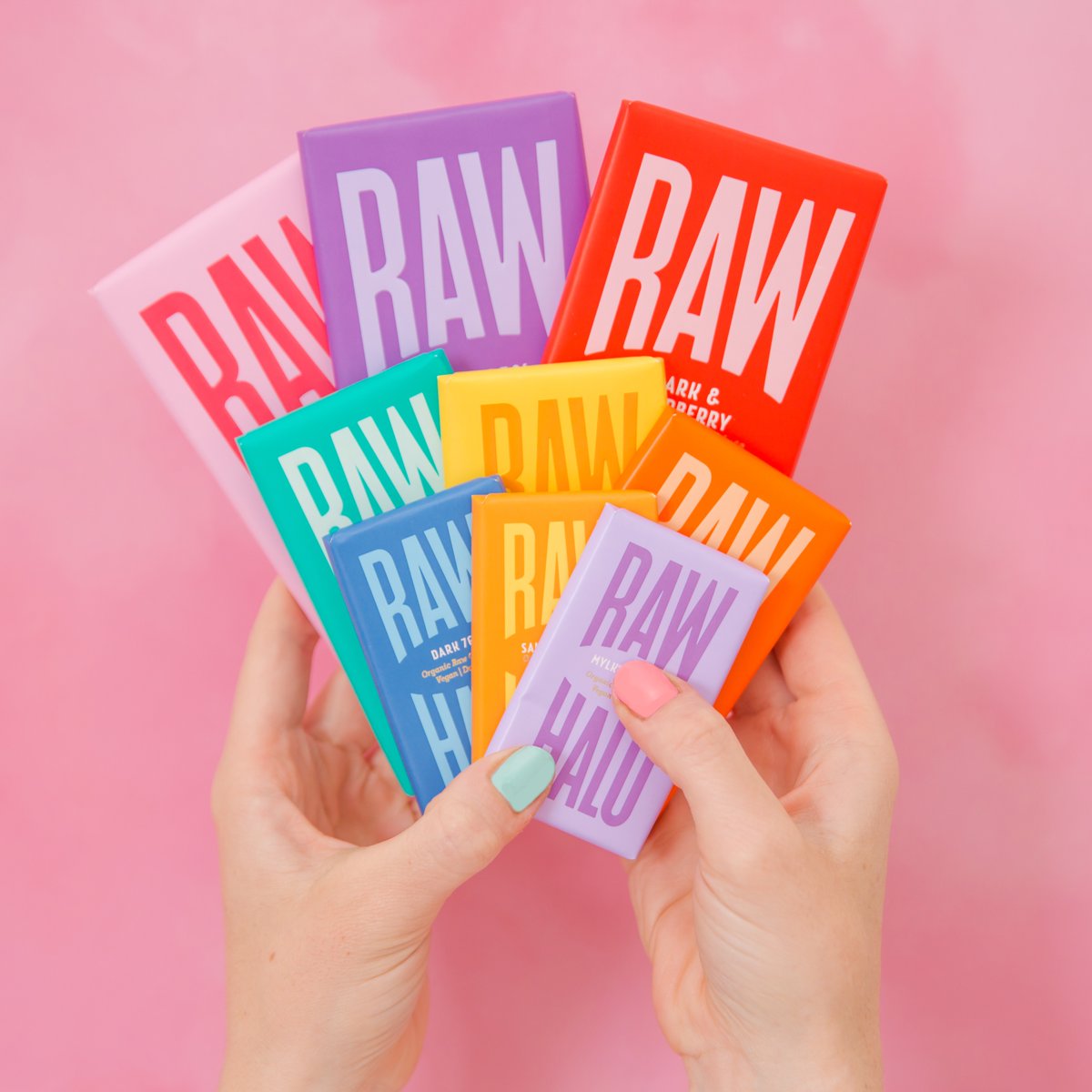 🌟#Competition Time🌟 Who'd like to win a bundle of our dreamy #vegan choc? To be in with a chance of winning 1 of 3 bundles:
1. Follow <a href="/RawHaloUK/">Raw Halo</a> 
2. Like &amp; RT this post
Competition closes 31/01. UK Only. Good Luck✌️
#Win #Giveaway #Veganuary #VeganCompetition