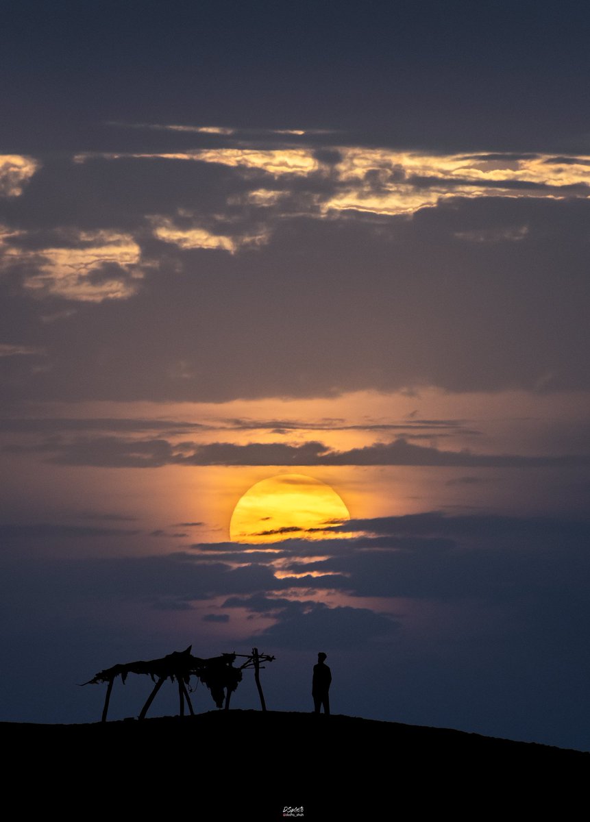Dostashah22's tweet photo. I'm a  photographer from Balochistan,  who has addiction to scratch up photography.  RT won't make my life and famous me all around,but it could get my work to people who should feel what i see around the phenominic nature.

#Balochistan #click https://t.co/rEOO5Sr5PR