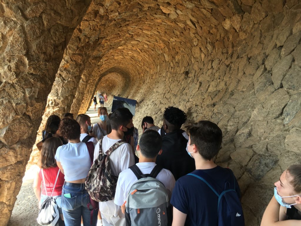 centresenlinia's tweet image. Estudi del Modernisme a Barcelona, viatge de final de curs a Tossa de Mar, colònies a Palamós i sortides de lleure a Portaventura són Projectes amb Oportunitats d' #ÈxitEducatiu a Favor de l'Alumnat #POEFA a l’@institutdetona  agora.xtec.cat/iestona/?s=poe… #Transformacióeducativa