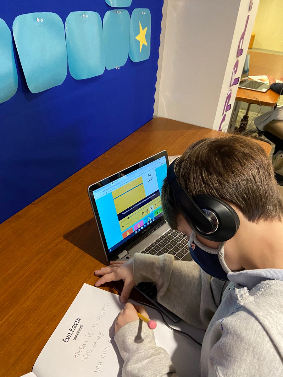 K_Boykins's tweet photo. @mjrountree 2nd Grade Ss researching and writing facts about the sun with @AnnieAndMoby #trinitylearns https://t.co/qp9oRaU89v
