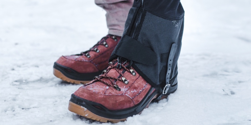 HILLSOUNDEQPMNT's tweet photo. Have you ever thought about adding a pair of Gaiters to your gear collection?
Gaiters are great to add more protection from the elements - keeping you dry in deep snow this winter or clean on muddy trails as the trails transition through spring!
#besafegowild
#gaiters https://t.co/UxbsNunXyp