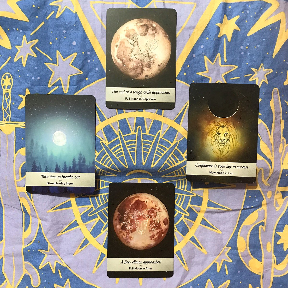 13entarot's tweet photo. 🌗Last Quarter Moon 1/25/22🌗
•
I don’t usually use the Waning Moon spread from the Moonology guide book but I had been feeling a certain way and when I checked, it’s the Last Quarter tonight. 😊
#Moonology #Oracle #oraclecards #lastquarter #cardspread #13enTarot https://t.co/uaNflFxGMu