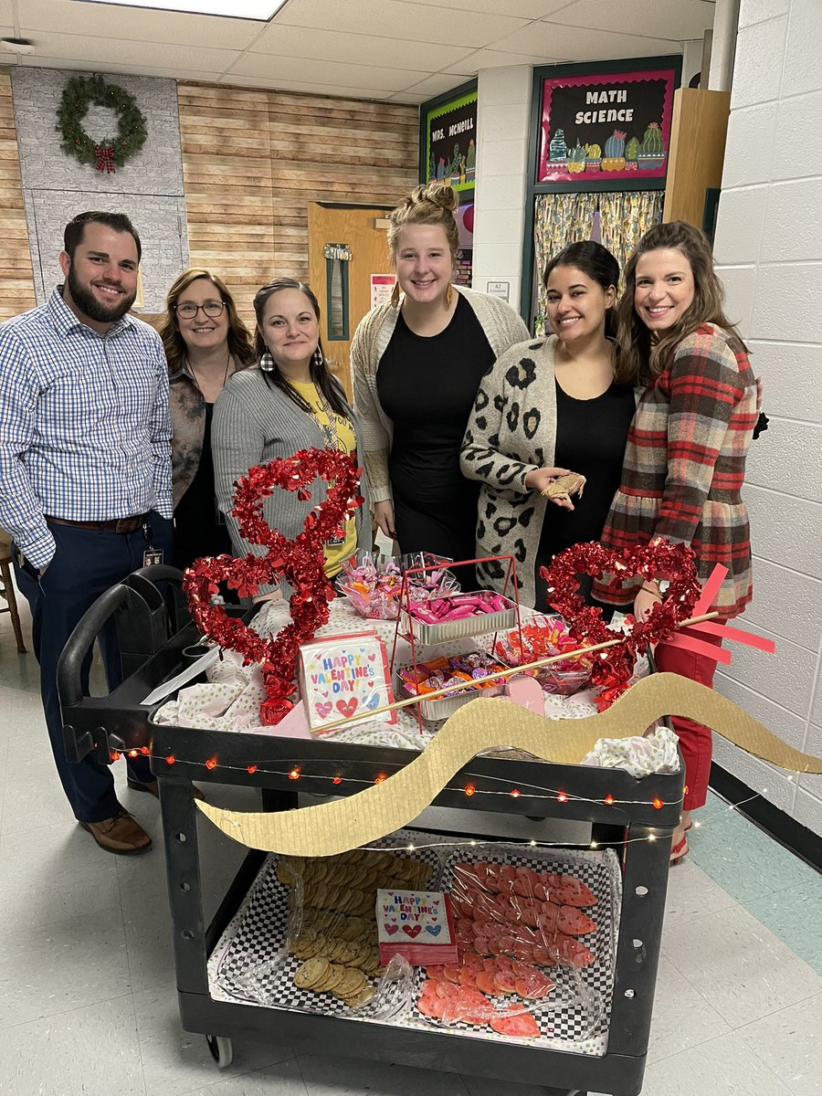Guess what day it is <a href="/NeoshoMS/">Neosho Middle School</a>!! Tuesday Treat Trolley for T’s! ❤️ <a href="/brandylynkissel/">Brandy Kissel</a> <a href="/jjordon8396/">John Jordon</a> <a href="/JordanMcNeill88/">Jordan McNeill</a>