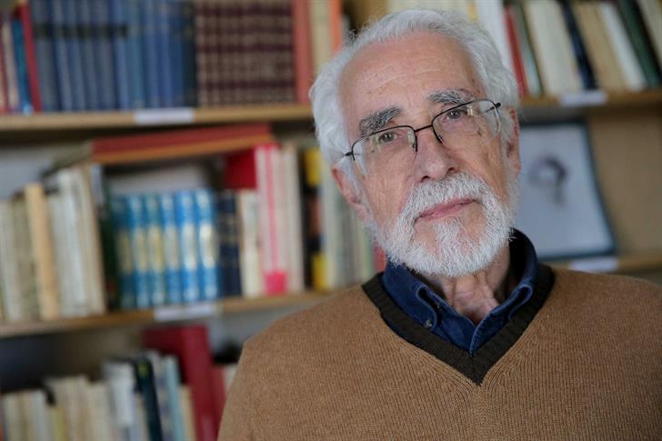 AlumniFLUL's tweet photo. 🆕 Alumnus da @letras_ulisboa João Barrento vence Prémio Vida Literária Vítor Aguiar e Silva. Parabéns! 👏👏👏

Leia a notícia em: https://t.co/vi142SJIjp.

#flulalumni #flul #ulisboa @ULisboa_ https://t.co/AyUocX3Tmh