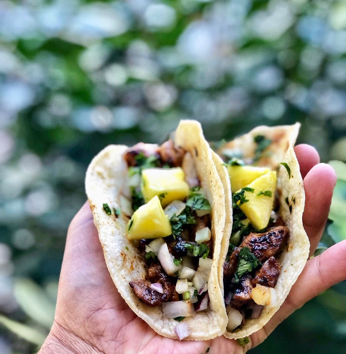 SublimeTacosGNV's tweet photo. Al Pastor #TacoTuesday 🌮
.
🏠 317 SW 4th Ave
Monday + Tuesday 11AM-8PM
Wednesday CLOSED
Thursday 11AM-8PM 
Friday + Saturday 11AM-9PM
Sunday CLOSED 
.
.
.
#SUBLIME #SublimeTacos #SublimeGainesville #Gainesville #DowntownGainesville https://t.co/RhrFKrXpLh