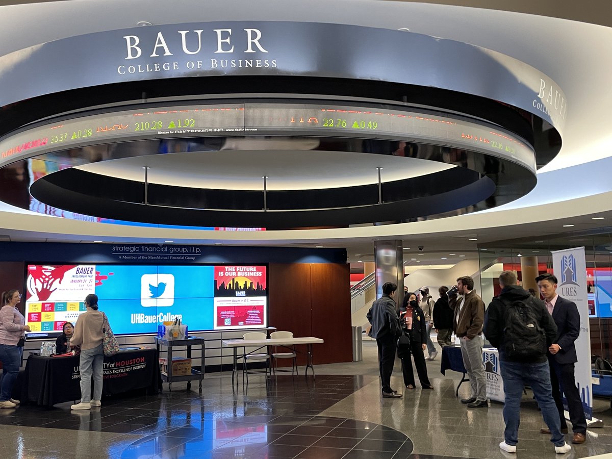 UHBauerCollege's tweet photo. Happening now! It's #UHBauer Involvement Fair, previously known as Rush Week, where you can learn how to connect to the college's student orgs &amp; special programs. Join us in Melcher Hall's first floor ticker lobby &amp; back drum today until 4, &amp; 9 a.m. until 4 p.m. on Wed. &amp; Thurs. https://t.co/iGI0AN4hH4