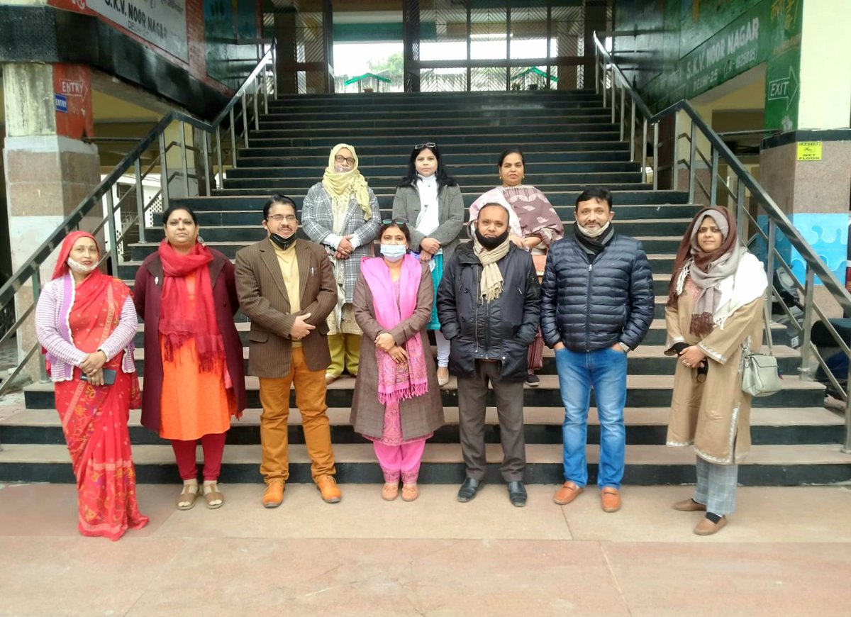 SKVNoorNagar's tweet photo. SKV Noor Nagar celebrated #RepublicDay, a day that resonates with the fervor and spirit of Independent India.

On this eve, we as an Educational Institution reaffirm our commitment towards creating a space that upholds the ethos of our Constitution.
@gupta_iitdelhi
@Dir_Education https://t.co/efR5DLD4Xh