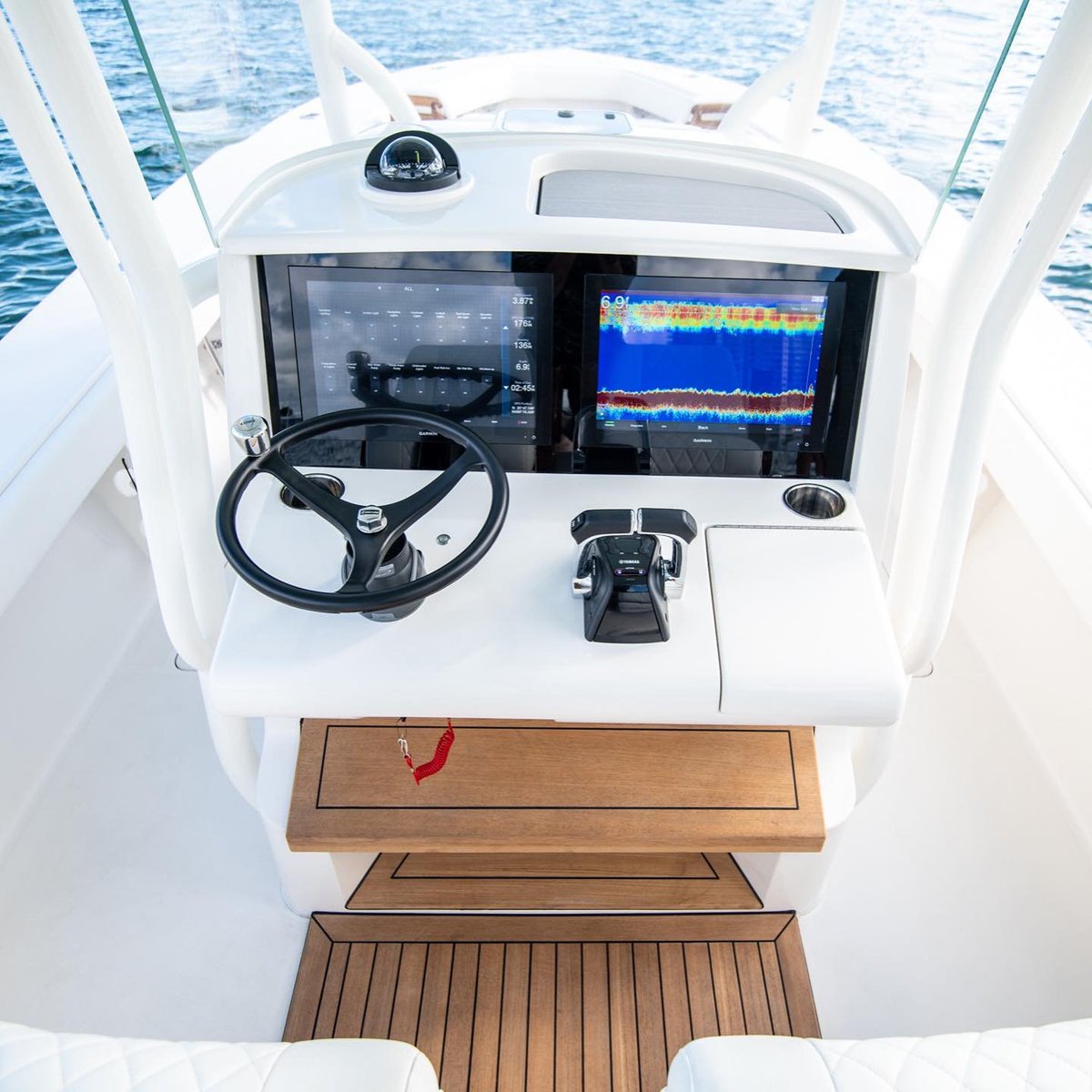 JupiterMarine's tweet photo. The Jupiter 32 has everything you need for a day #offshore.
- Prep Center
- Tackle Boxes & Storage
- Rod Storage
- Garmin Electronics Package
- Release Marine Helm Chairs
#JupiterMarine #Jupiter32 #JupLife https://t.co/x6Pgc1wbYu