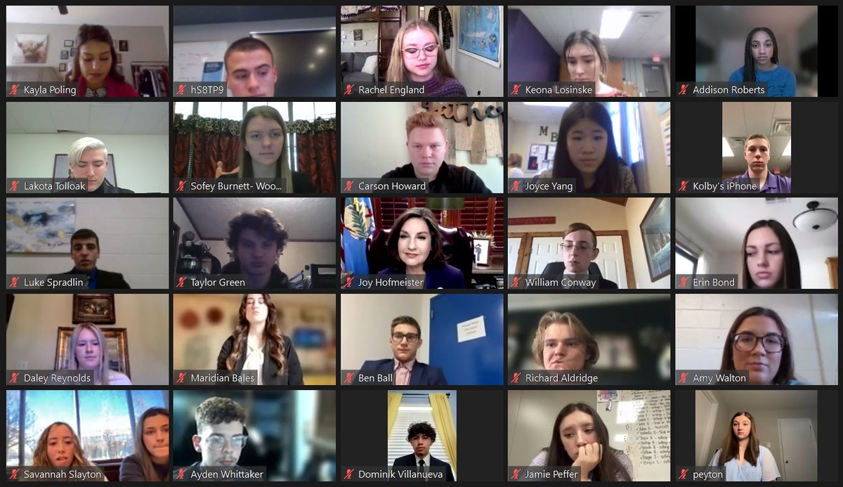 oksde's tweet photo. Love seeing all of these student faces bright &amp; early this morning! Happening now: @joy4ok meets w/ her Student Advisory Council to discuss how schools can support students. Hot topics: COVID safety measures, mental health, teacher shortage. #oklaed #StudentVoices https://t.co/gpm0PxzLrV