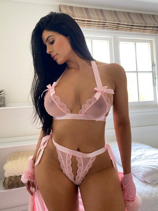 happy birthday to me 🤪😘😇🥳 https://t.co/NsgzDhlw8B