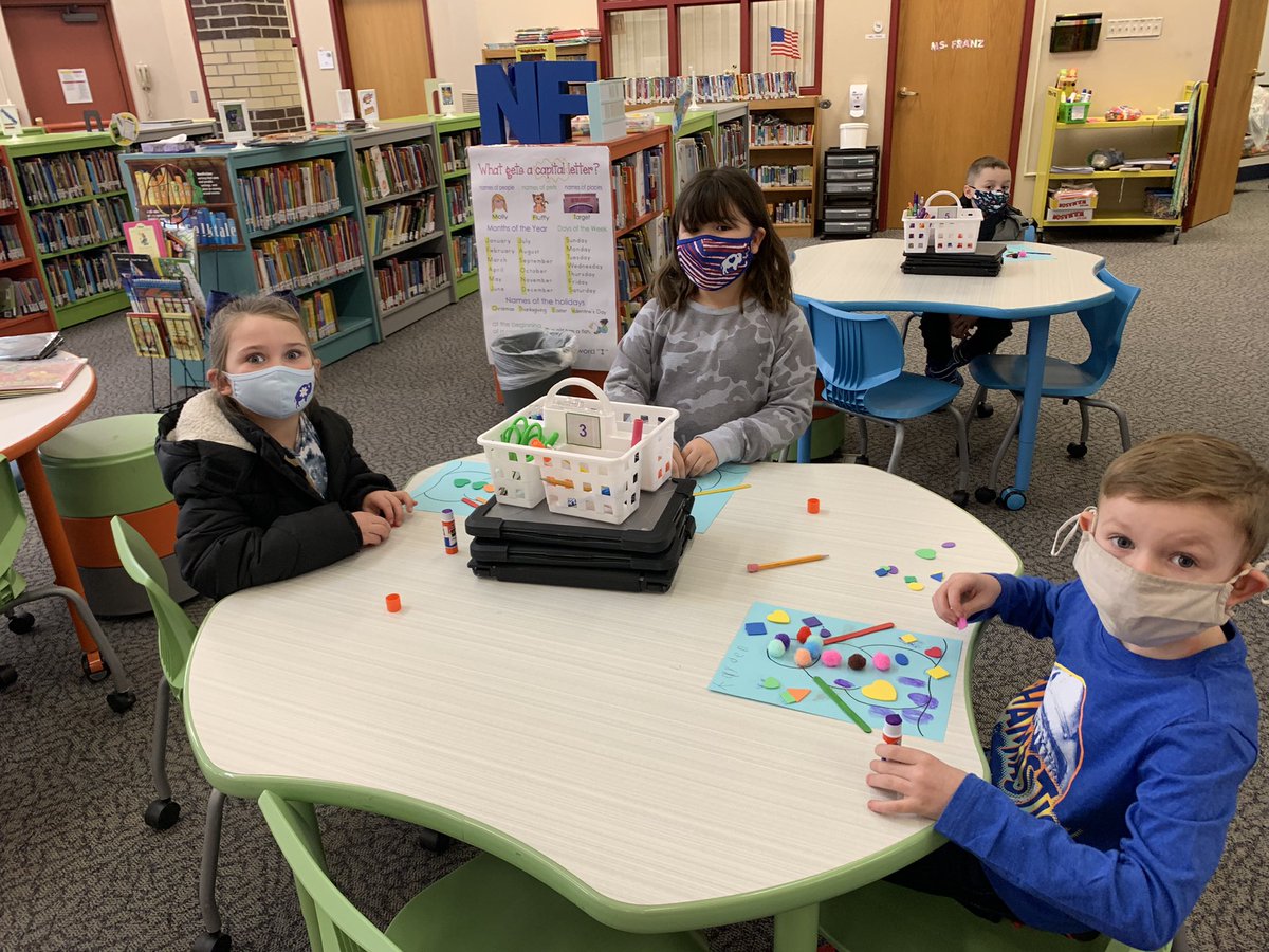 BigTreeReads's tweet image. First Graders were challenged to create a snowman using only certain supplies. We read “Snowballs” by Lois Ehlert to gather ideas for our snowman creations.