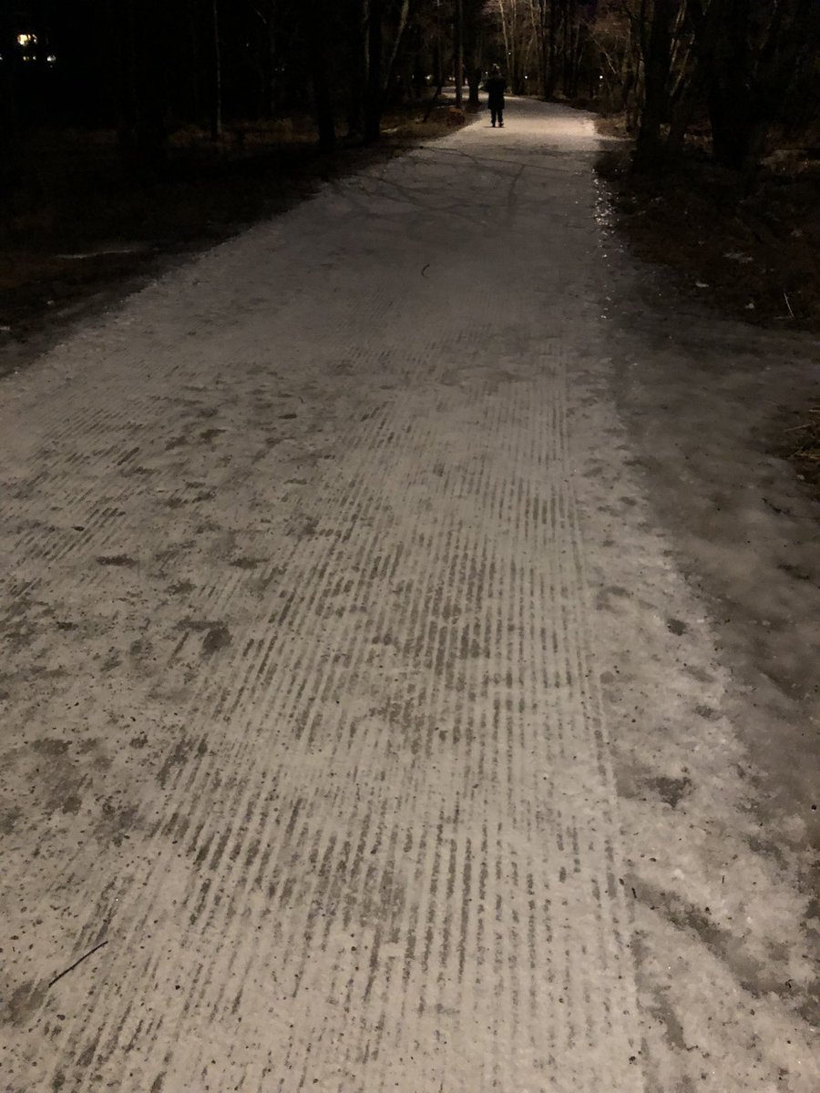 ElovOima's tweet photo. Kiitos @HelsinkiKymp , iltakävely oli ilo näin hyvin hoidetulla ulkoilureitillä 👍
#lauttasaari #liikunta https://t.co/VXFZ5KrQ3c