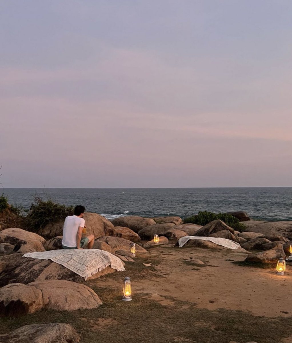 Rest and recovery for Bernardo Silva in Sri Lanka. 🇱🇰😇 <a href="/ManCity/">Manchester City</a>